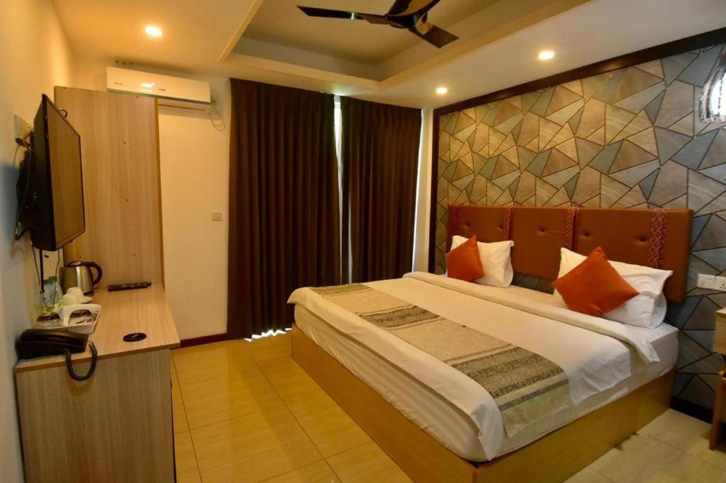 Nb Grand Hotel Hulhumale Exterior photo