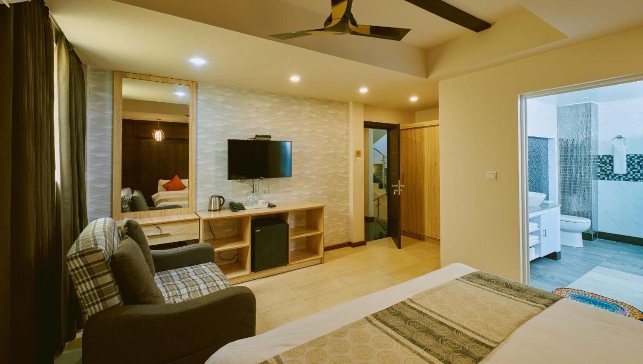 Nb Grand Hotel Hulhumale Exterior photo
