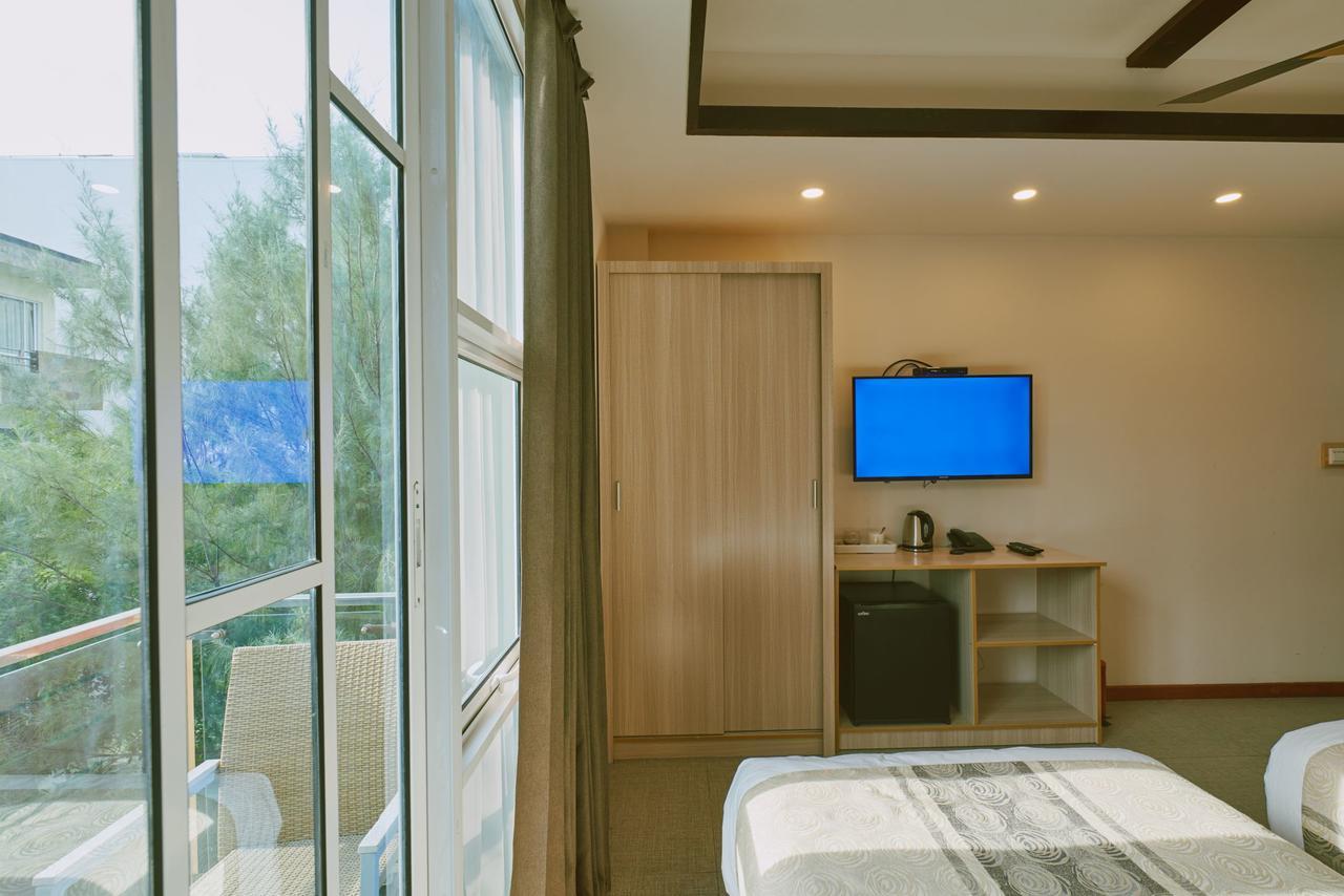 Nb Grand Hotel Hulhumale Exterior photo